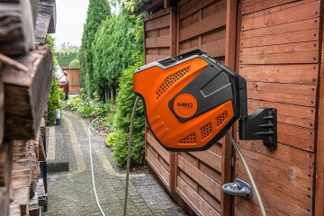 Muurhaspel met tuinslang - 20 + 2 meter - Met oprolautomaat