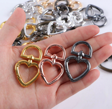 Hart sleutelhanger - Met veersluiting en swivel - 47mm - Geelgoud